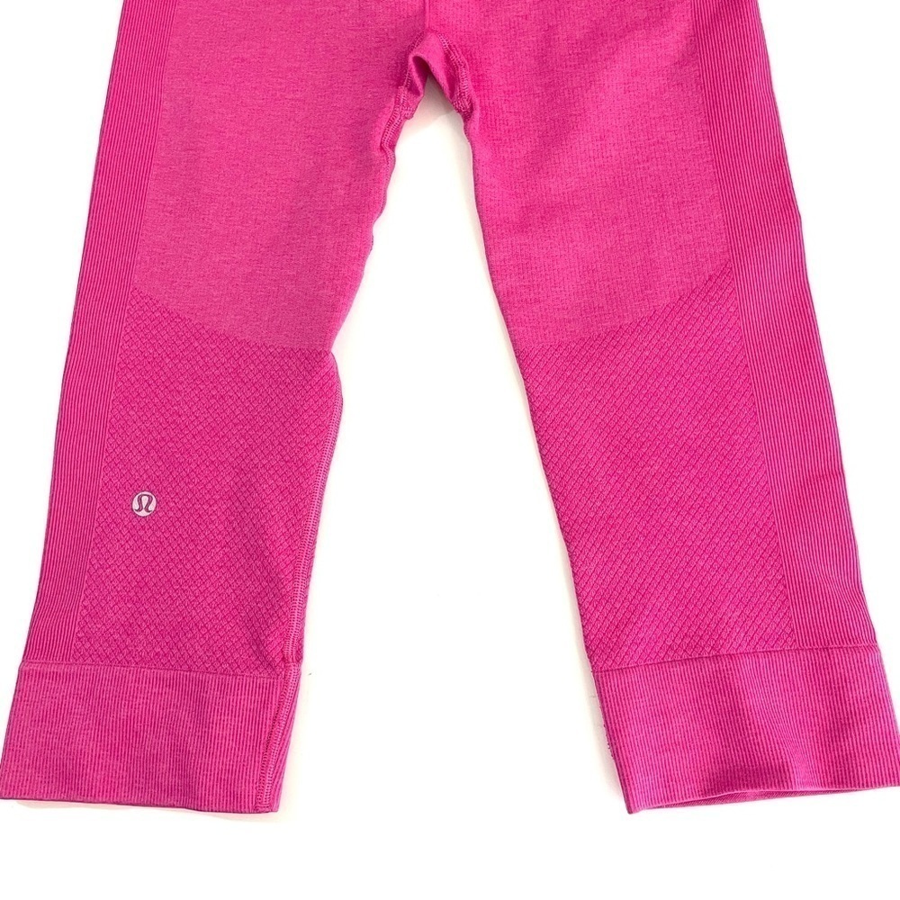 Lululemon Free To Flow Crop 17” Legging Magenta Sz 4 - Picture 11 of 12